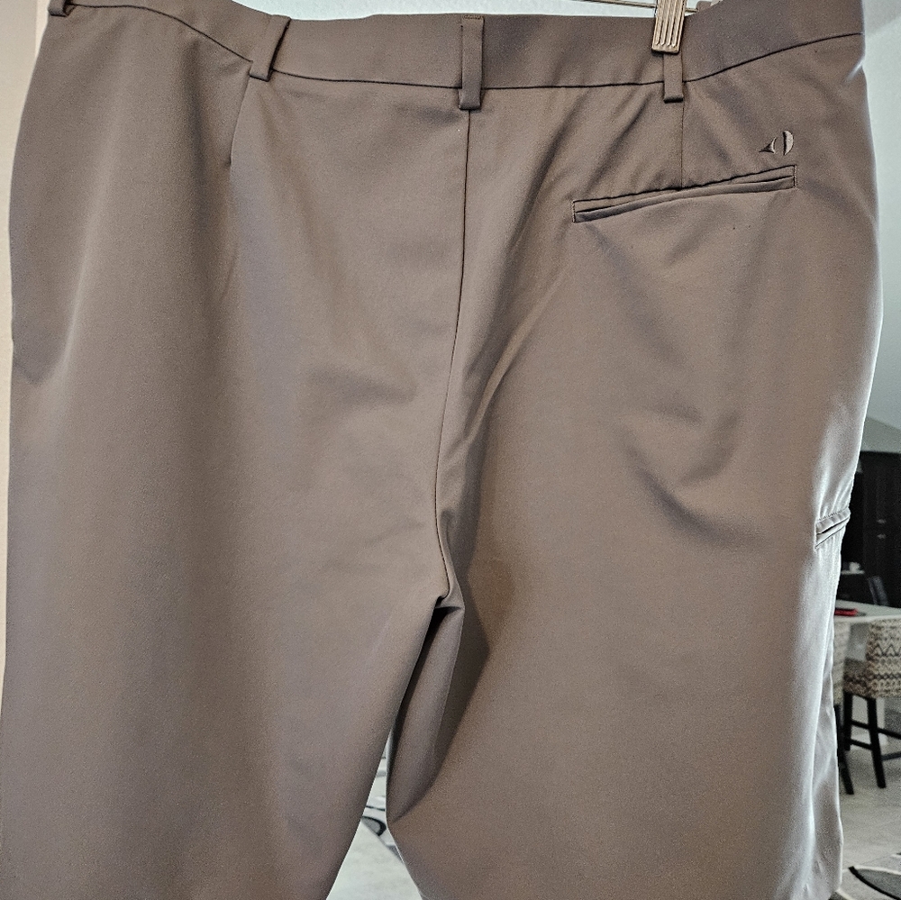 Men's Grand Slam Performance Brown Shorts, Size 40